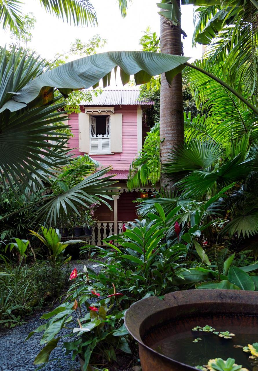 מלון קסטריס Pink Plantation House מראה חיצוני תמונה